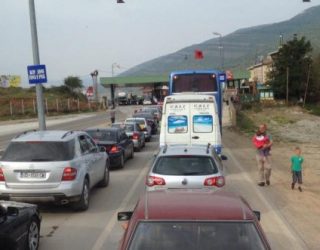 “Bllokohet” pika kufitare në Kosovë-Shqipëri