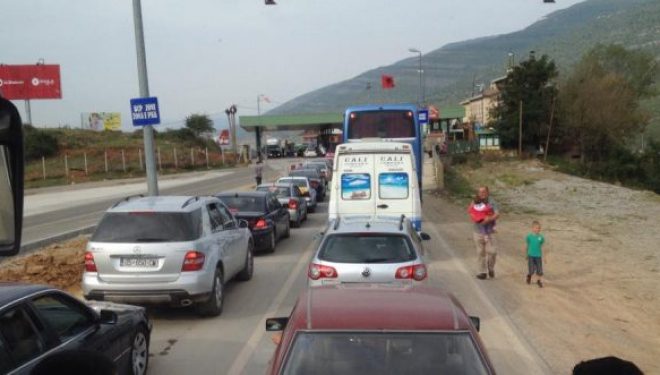 “Bllokohet” pika kufitare në Kosovë-Shqipëri