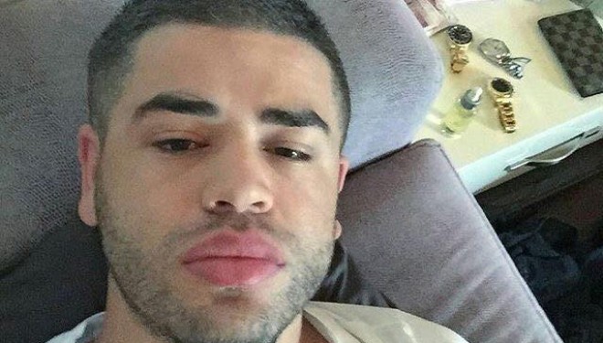 Kë po pallon Noizy në shtrat në dhomën e një hoteli në Prishtinë (Foto)