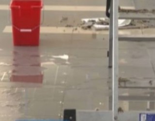 Në Pallatin e Drejtësisë tash rrjedh edhe uji (Video)