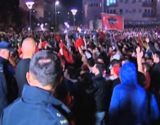 Plisat thonë se nuk e tradhtojnë idealin kombëtar për një leckë