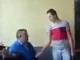 Videoja që ka ngritur në këmbë Ballkanin: Nxënësi maltreton profesorin! (Video)