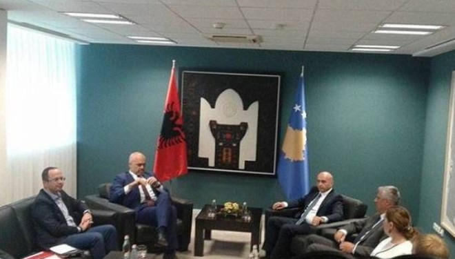 Të gjitha dilemat e vizitës së befasishme të Edi Ramës në Kosovë (VIDEO)