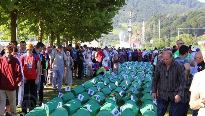 Srebrenicë: Shënohet 20-vjetori i masakrës (Foto / Video)