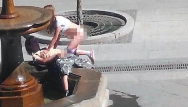 “Çmendet” dynjaja, seks kudo në publik (Foto+18)
