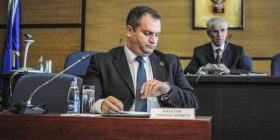 LDK e Prishtinës, Ahmetit: Punët tua i ke ‘‘n’terezi’’, veç merru me tjera