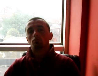 Mjacaj pranon vrasjen, tregon arsyen banale të aktit të tij mizor (Video)