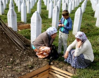 Serbia anulon të gjitha aktivitetet për Srebrenicën