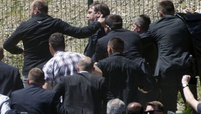 Vuçiq Arratiset nga Srebrenica mes breshërisë së gurëve (Foto/Video)