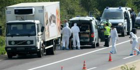 Trupat e pajetë në mjetin frigoferik, Austria: Mbi 70 refugjatë të asfiksuar
