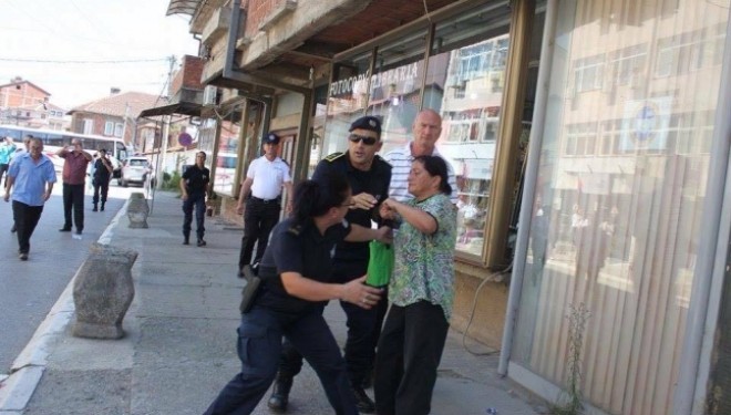 Kundërshtohet pelegrinazhi i serbëve në kishën e Gjakovës, një i arrestuar [foto]