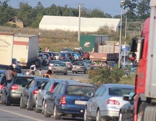 Mërgimtarët më shumë 30 orë rrugëtim për të kaluar pushimet e tyre në Kosovë