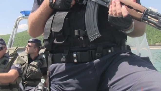Policia Përforcon Badovcin, Nisin Patrullimet me Barkë (VIDEO)