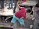 16 vjeçarja varroset e gjallë. Pas një dite ulëret nga varri (Video)