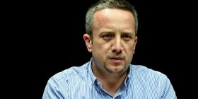 Dastid Pallaska për PDK’në, LDK’në, Vetëvendosjen e AAK’në: Po e luftojnë Kosovën sikur të ishte “plaçkë e luftës”