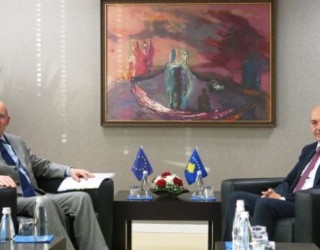 EULEX’it i mbesin edhe 10 muaj në Kosovë, Meucci dhe Mustafa bisedojnë për fundin e misionit