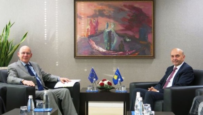 EULEX’it i mbesin edhe 10 muaj në Kosovë, Meucci dhe Mustafa bisedojnë për fundin e misionit