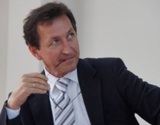 Ambasadori austriak: Kosovarët mund të lëvizin pa viza në pranverën e vitit 2016