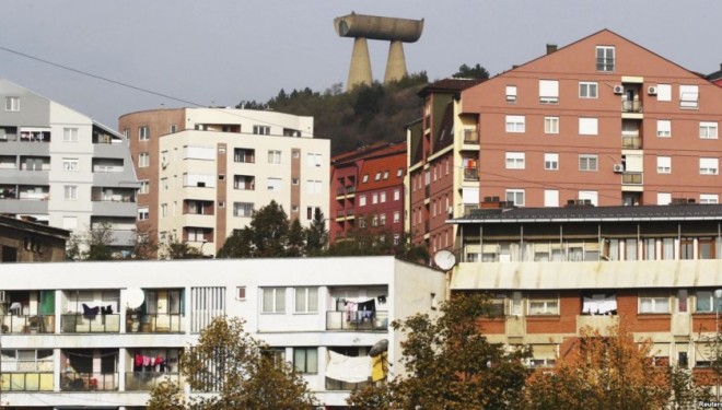 Rikthehen emërtimet e viteve të 90’ta: Kush e quan Asociacionin serb, “Autonomi kulturore?