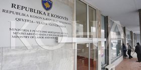 Qeveria “Thaçi 2” nuk e suspendoi drejtorin e inkriminuar në trafikim