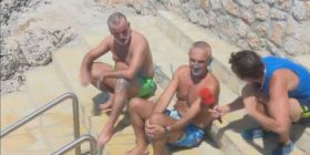 Incident në plazh: Ilir Meta “detyron” gazetarin të zhvishet (VIDEO)