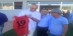 Edi Rama “inspekton” stadiumin Flamurtari