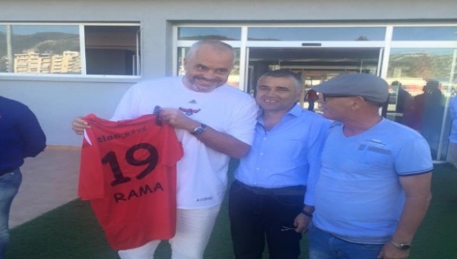 Edi Rama “inspekton” stadiumin Flamurtari