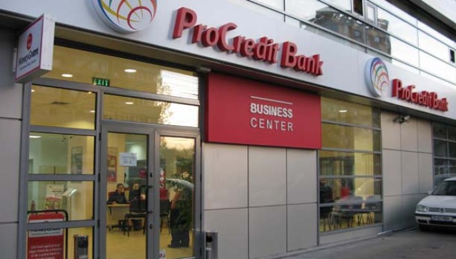 ProCredit mbyllë gjashtë degë, largon klientët dhe punëtorët