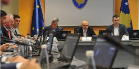 Juristët e “Paton Box” përfaqësojnë Kosovën në kontestin me “Axoc”