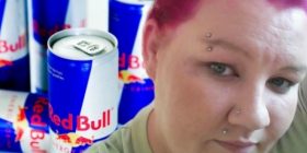 Pinte tridhjetë Red Bull në ditë, rrezikon të verbohet