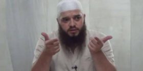 Imami i dyshuar për terrorizëm ishte dëbuar nga Arabia Saudite, ja arsyeja