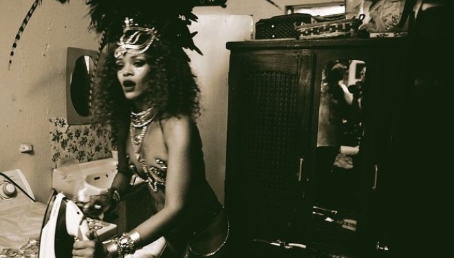 Rihanna thyen rregullin e pashkruar të Instagramit (Foto)