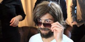 Kamera e fshehtë e Ronaldos, maskohet si lypës në rrugët e Madridit (Video)