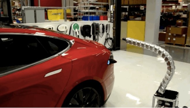 Tesla zbulon “ushqyesin-gjarpër” për makinat e saj
