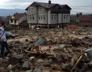 Vërshime në rajonin e Tetovës, flitet edhe për viktima (Video)