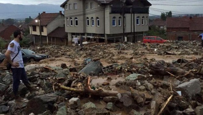 Vërshime në rajonin e Tetovës, flitet edhe për viktima (Video)