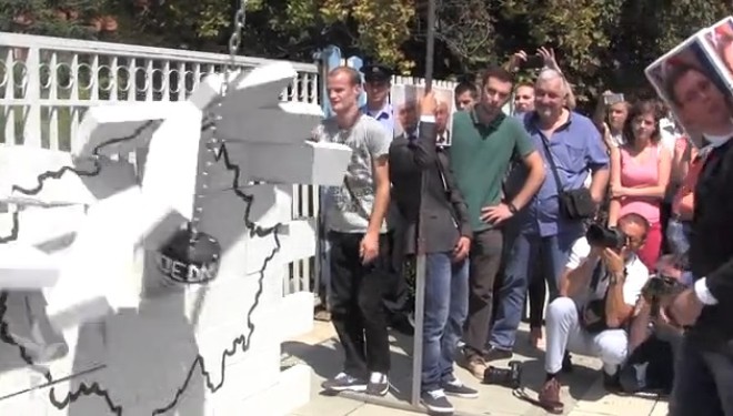 “Vuçiq” rrënon territorin e Kosovës