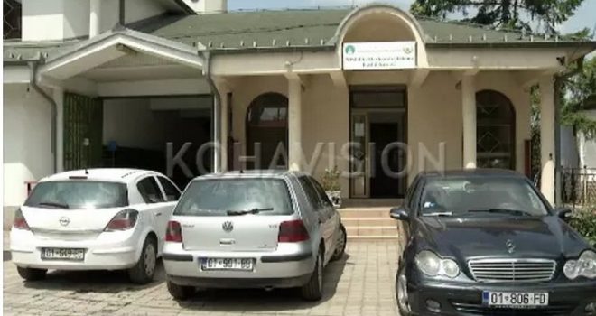 ​Rrënohet xhamia në Fushë Kosovë, BIK’u kërkon që të bëhet edhe biznes përkrah xhamisë së re (Video)