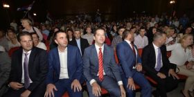 3000 qytetarë të Shtërpcës – kolektivisht anëtarësohen në partinë e Vuçiqit