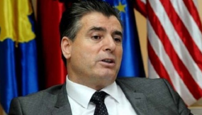 Agim Bahtiri shkarkon gjashtë drejtorë