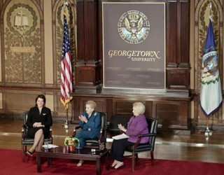 Jahjaga: Roli i gruas kosovare i pazëvendësueshëm në luftë dhe në paqe