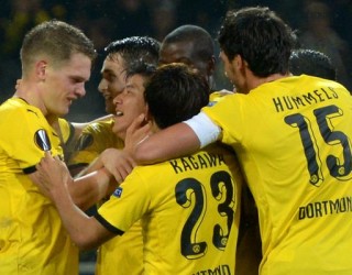 Dortmund fiton në shtesë, goleadë e Napolit, barazim për Liverpool