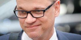 Kryeministri finlandez ofron shtëpinë për refugjatët