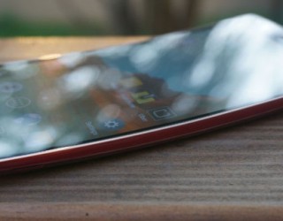 LG ka nisur prodhimin në masë të ekraneve të lakuara