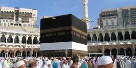 Ambasadori britanik në Arabi Saudite konvertohen në Islam, e kryen haxhin (Foto)