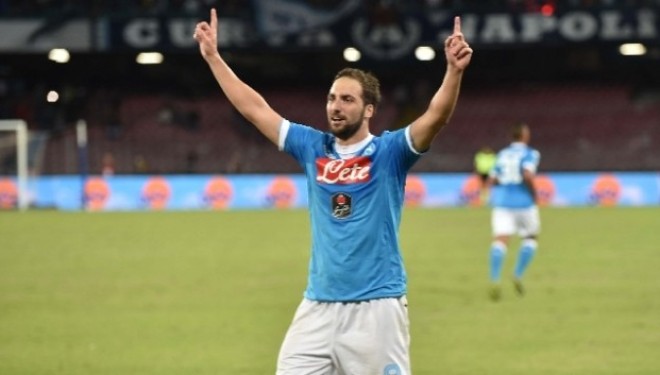 Juventus mundet në Napoli, Roma “shuplakë” krizës