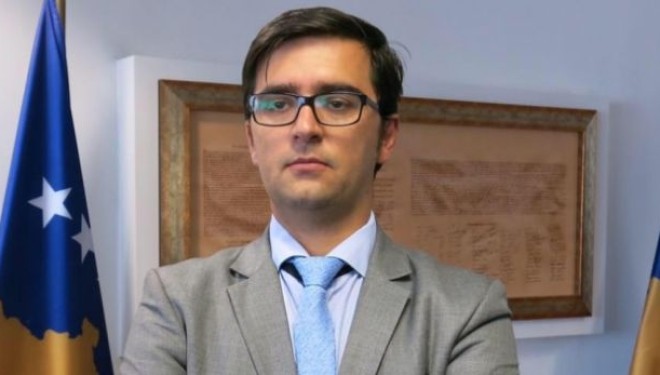 Kabineti i Kryeministrit reagon kundër Prishtinës rreth fotos së Rugovës