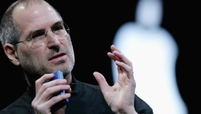 Publikohet traileri i filmit kushtuar Steve Jobs (Video)