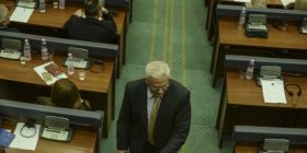 Adem Grabovci jep dorëheqje nga detyra e kryetarit të GP të PDK-së