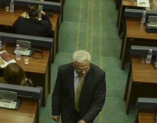 Adem Grabovci jep dorëheqje nga detyra e kryetarit të GP të PDK-së